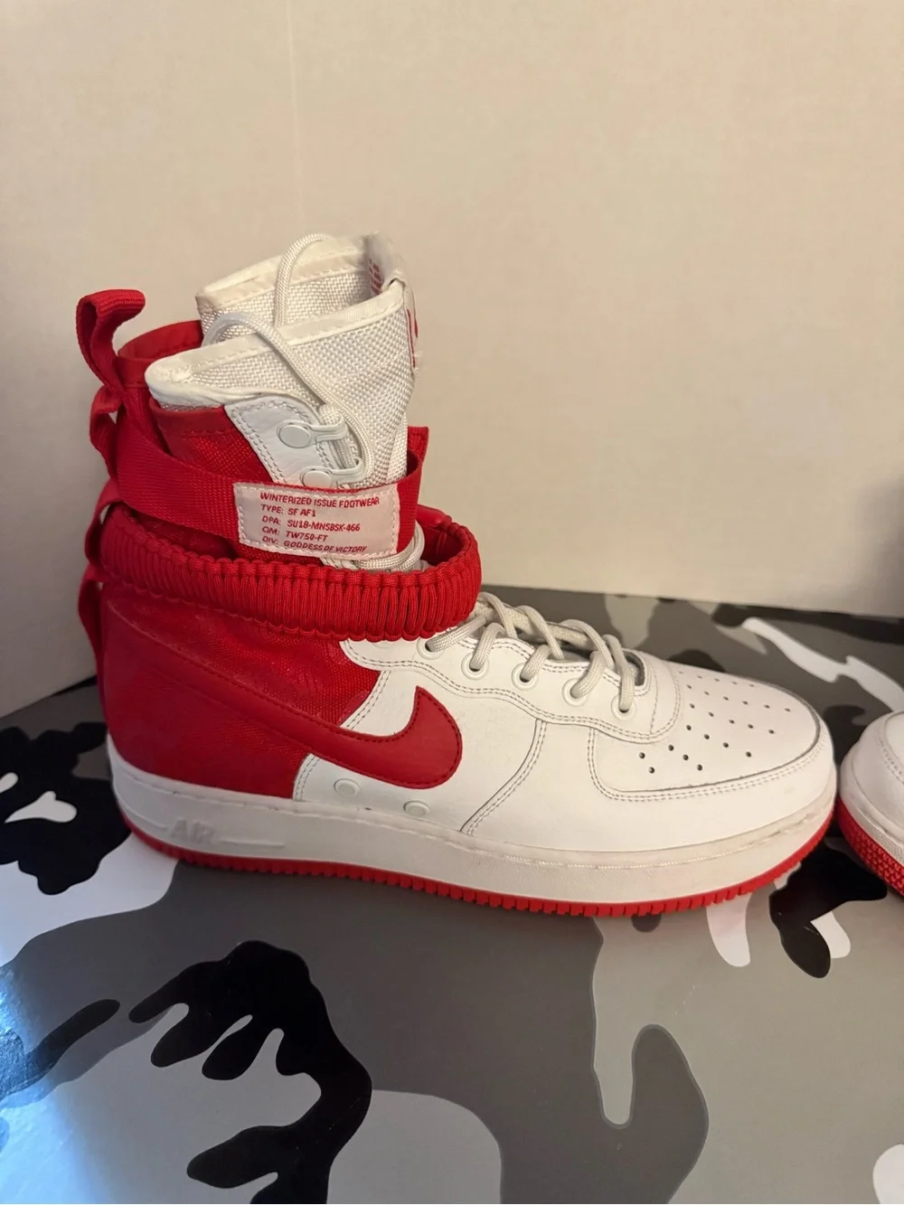 Men's High-Top Sneakers in White and Red with Ankle Strap high top Air Force One